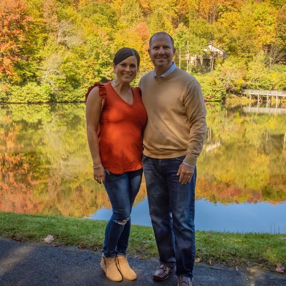 Meet your Posher, Amanda - Picture 2 of 2